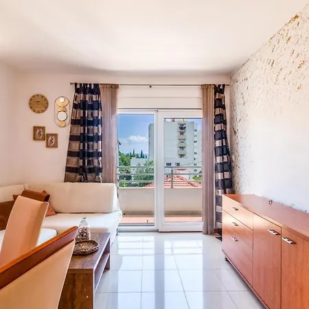 City Ana Apartment Split