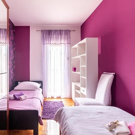City Ana Apartment Split
